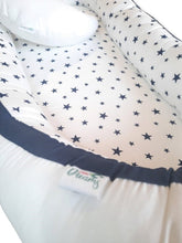 Nido Colecho Blanco/Estrellas azul Marino (Reversible)